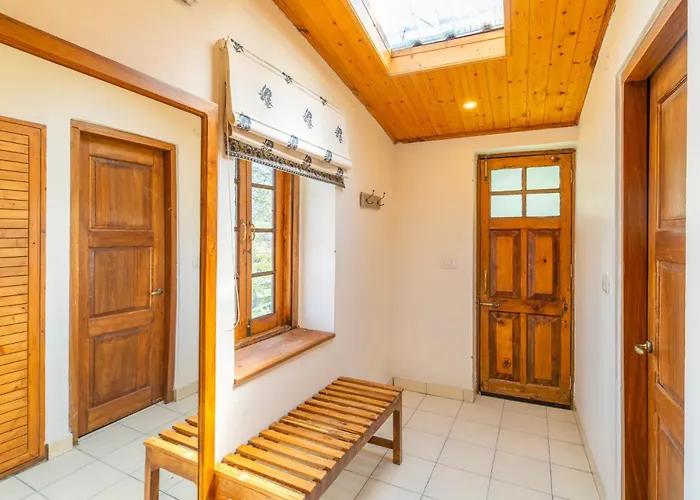 Stayvista At Paris With Pvt Pool & Valley ViewVilla